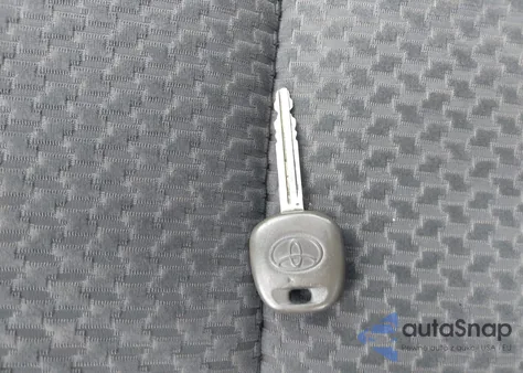 2005 Toyota Corolla Ce из США, поврежденный, VIN 2T1BR32E35C430160